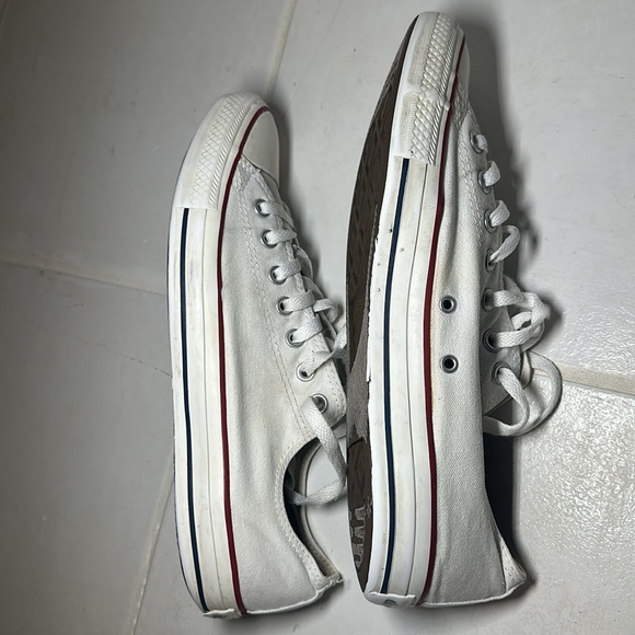 Converse Low Top, Used White Faded Color Size 10.5 US GREAT CONDITION! - Picture 6 of 12